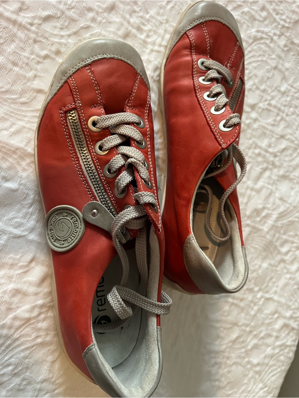 Remonte Coral leather  Zip Lace-Up Sneakers